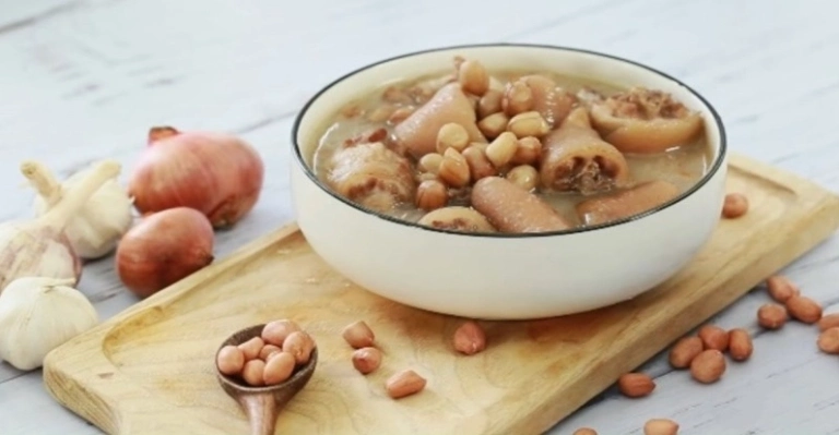 Bật Mí Cách Làm Đuôi Heo Hầm Đậu Phộng Thơm Ngon Bổ Dưỡng
