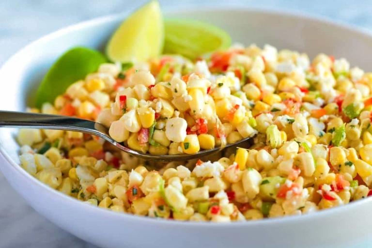 Bật mí cách làm salad ngô thanh mát giòn ngọt cực dễ tại nhà