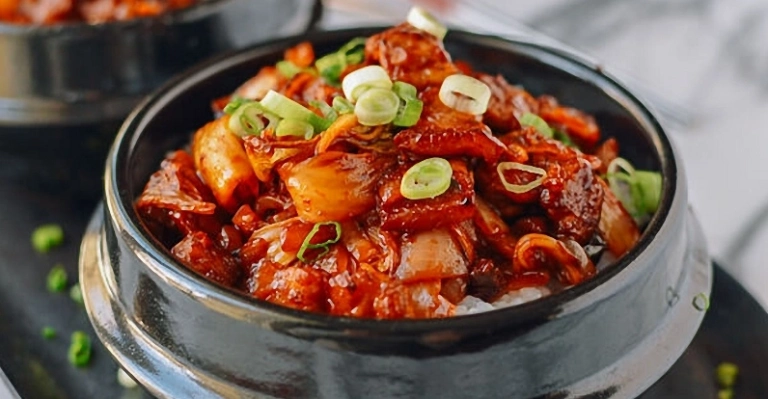 Bật Mí Cách Làm Thịt Heo Xào Kim Chi Chuẩn Vị Hàn Quốc Tại Nhà