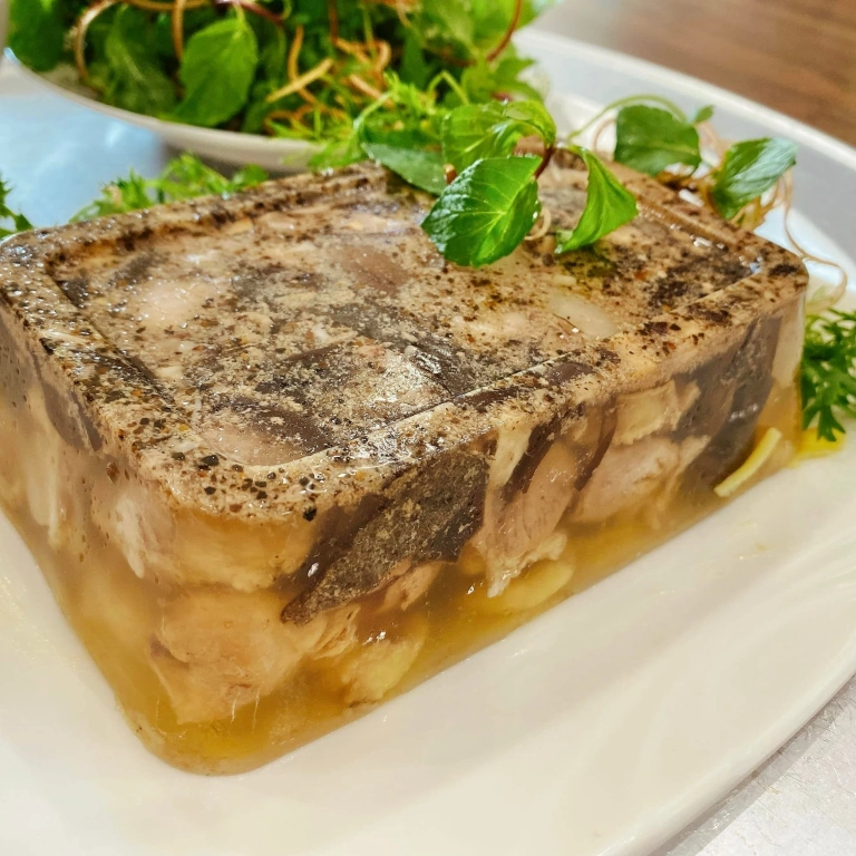 Bật mí cách làm thịt nấu đông miền Bắc ngon mềm nhừ trong veo