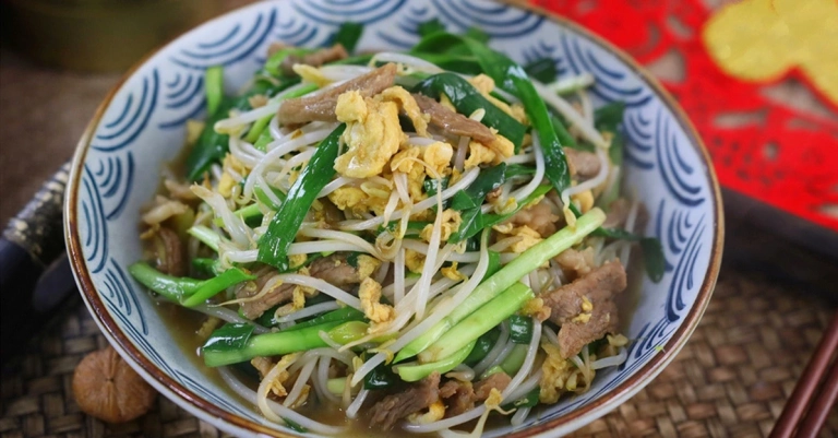 Bật mí cách làm thịt xào giá hẹ giòn ngon cực đưa cơm