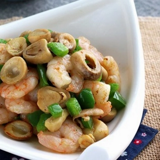 Bật Mí Cách Làm Tôm Xào Nấm Đậm Đà Thơm Ngon Cho Bữa Cơm Gia Đình