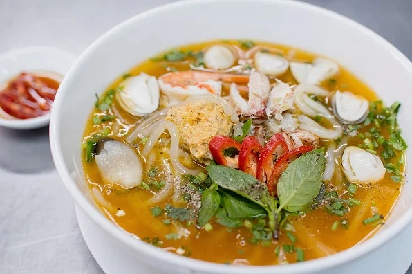 Bật mí cách nấu bánh canh cua tôm ngon đậm đà chuẩn vị ngay tại nhà