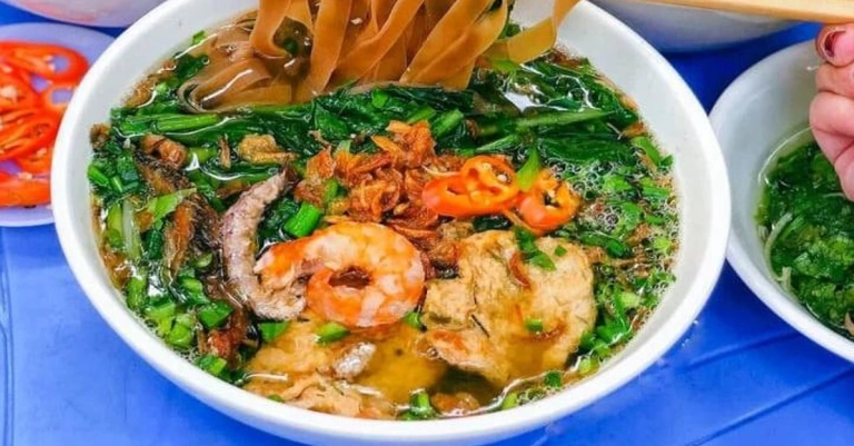 Bật Mí Cách Nấu Bánh Đa Cua Chả Cá Thơm Ngon Chuẩn Vị