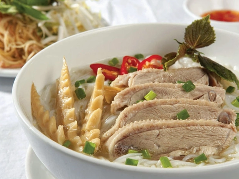 Bật mí cách nấu bún măng vịt thơm ngon nước lèo trong vắt