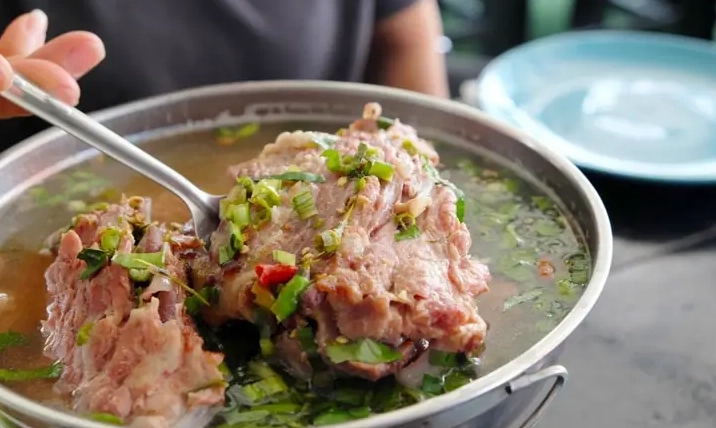 Bật Mí Cách Nấu Lẩu Sườn Bò Móng Giò Thơm Ngon Chuẩn Vị Tại Nhà