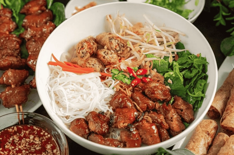 Bí Quyết Cách Làm Bún Thịt Nướng Siêu Ngon Đậm Vị Tại Nhà