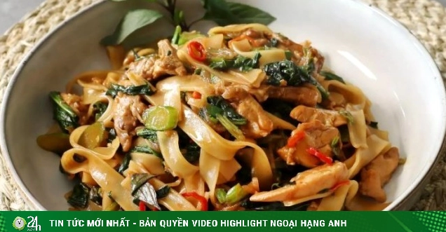 Bí quyết cách làm gà xào phở thơm ngon chuẩn vị ăn là ghiền
