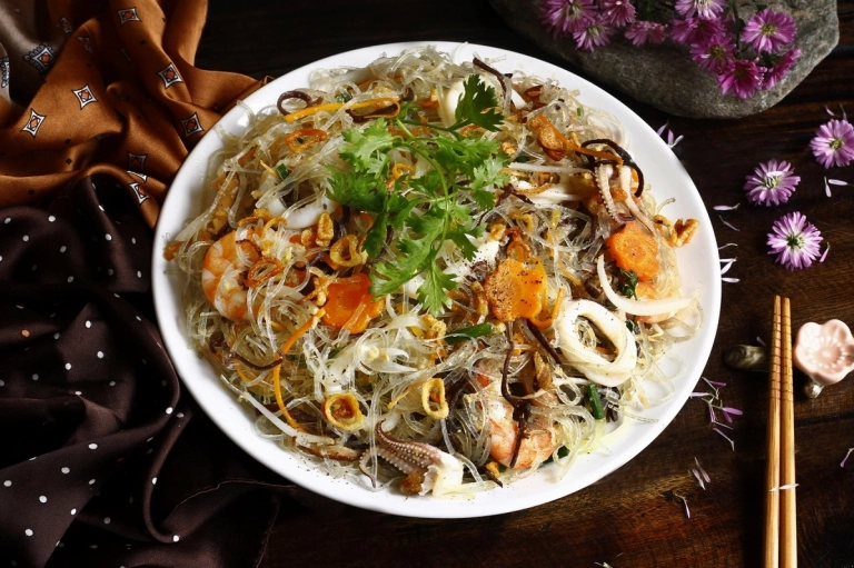 Bí Quyết Cách Làm Miến Xào Tôm Sú Dai Ngon Không Bị Dính