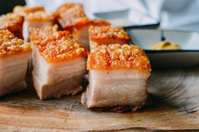 Bí quyết cách làm thịt heo quay da giòn rụm thơm ngon khó cưỡng