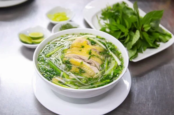 Bí quyết cách nấu phở gà ta Hà Nội thơm ngon ngọt nước tại nhà