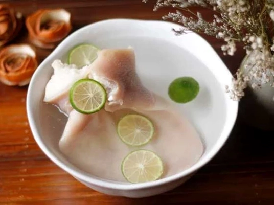 Bí Quyết Cách Sơ Chế Tai Heo Trắng Sạch Giòn Ngon Hết Sảy