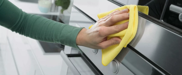 Bí quyết cách vệ sinh lò nướng siêu sạch bóng nhanh chóng