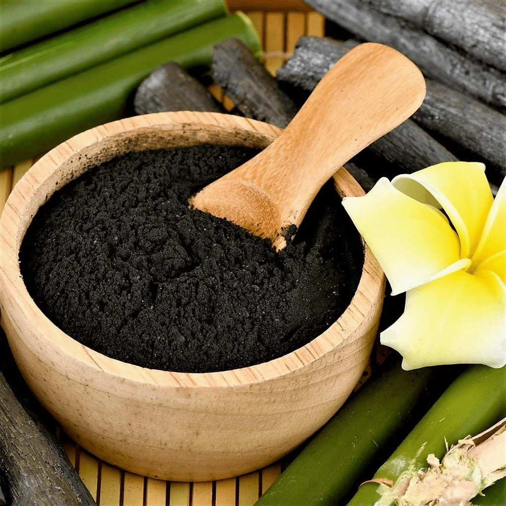 Bột tinh than tre nguyên liệu chính tạo nên màu sắc đặc trưng của đồ uống