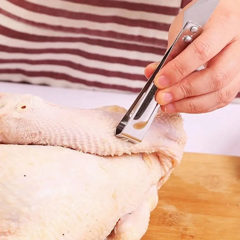 Bước sơ chế làm sạch bồn bồn cẩn thận để giữ độ giòn ngọt