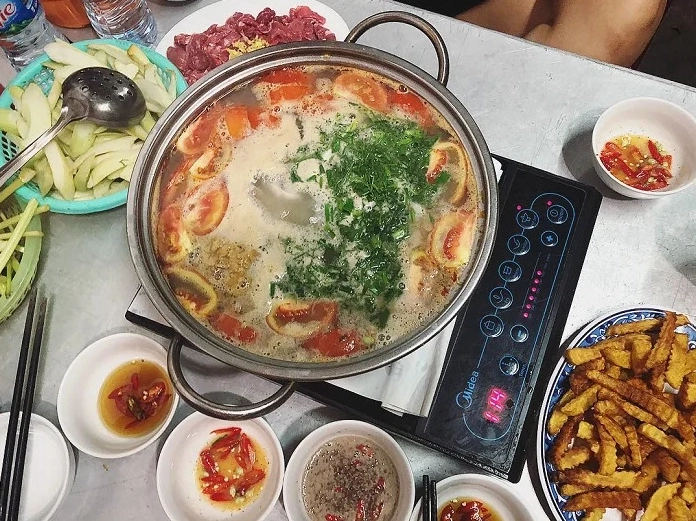 Cá khoai tươi rói chuẩn bị nhúng lẩu