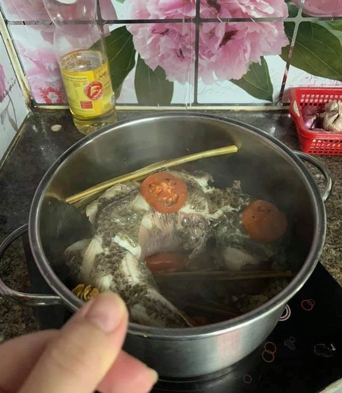 Cá lóc hấp muối cuốn bánh tráng một biến tấu hấp dẫn khác từ cá lóc