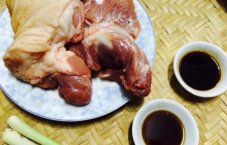 Các nguyên liệu cần thiết để làm chân giò luộc cuộn chỉ