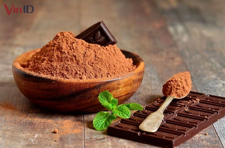 Các nguyên liệu cơ bản gồm bột cacao đậm vị và các dụng cụ pha chế chuyên dụng