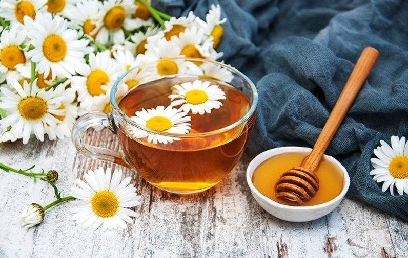 Các nguyên liệu phổ biến thường được kết hợp khi pha trà hoa cúc