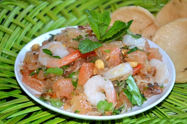 Các nguyên liệu tươi ngon cần thiết để làm món nộm bưởi tôm sú tôm khô thịt luộc