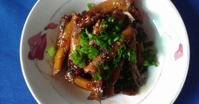 Cách làm cá bống dừa kho tiêu đậm đà đưa cơm cho ngày mưa