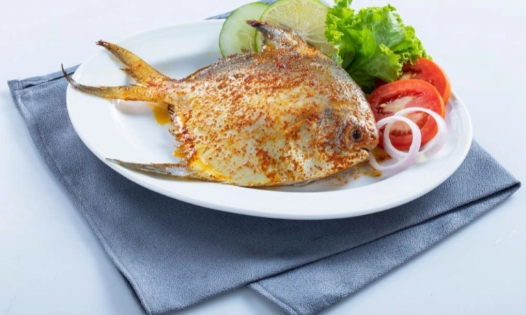 Cách làm cá trứng nướng muối ớt cay nức mũi vạn người mê