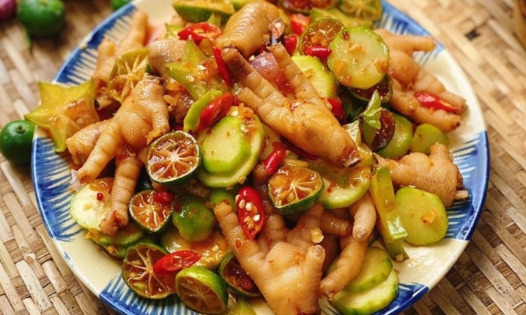 Cách làm chân vịt ngâm sả tắc giòn ngon sần sật tại nhà