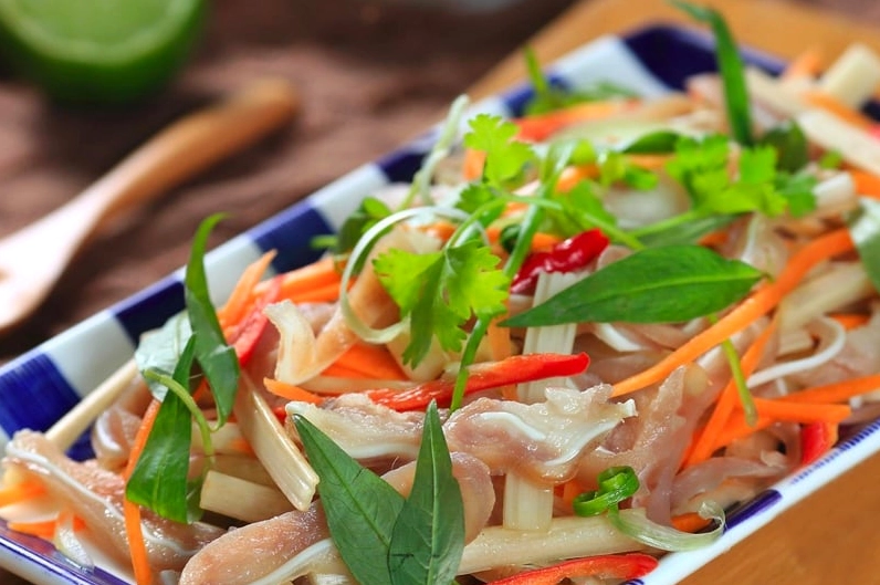 cách làm Gỏi ngó sen tai heo truyền thống