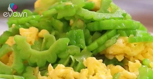 Cách làm mướp đắng xào trứng thịt thơm ngon bổ dưỡng tại nhà