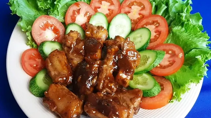 Cách làm sườn chua ngọt xốt me cực bén cơm cho cả nhà