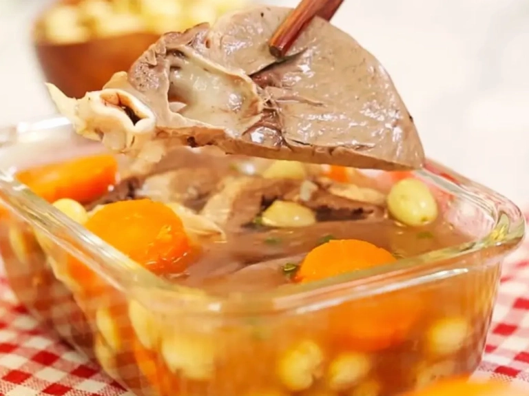 Cách làm tim heo hầm hạt sen bổ dưỡng thơm ngon tại nhà