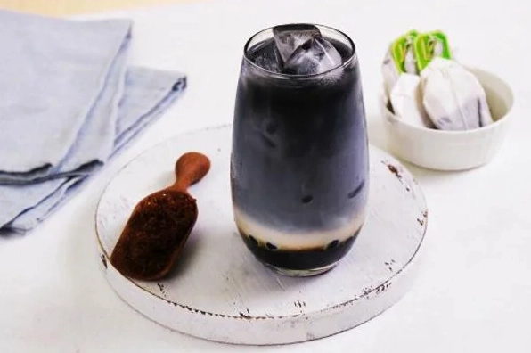 Cách làm trà sữa than tre siêu ngon detox béo ngậy chuẩn vị