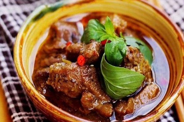 Cách làm vịt kho gừng đậm đà thơm ngon cho bữa cơm gia đình