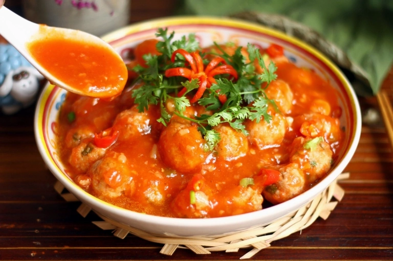 Cách làm xíu mại thịt lợn ngon mềm đẫm sốt cà chua cực dễ