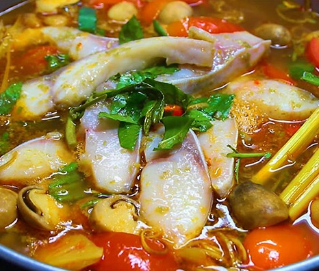 Cách nấu lẩu cá bớp lá giang chua cay sụn giòn ngon miệng