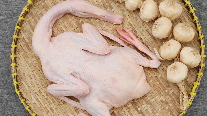 Cách nhổ sạch lông vịt và khử mùi hôi hiệu quả 1