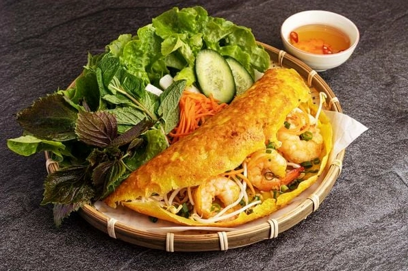 Chén nước chấm bánh xèo miền tây thơm ngon đậm đà với tỏi ớt nổi đẹp mắt