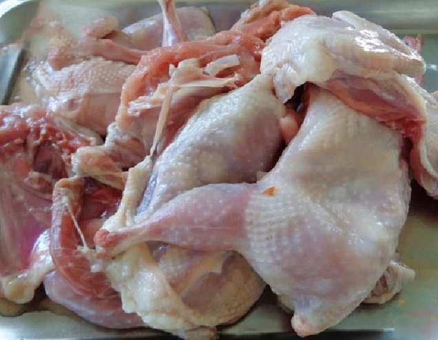 Chim cút tươi ngon được chuẩn bị kỹ lưỡng