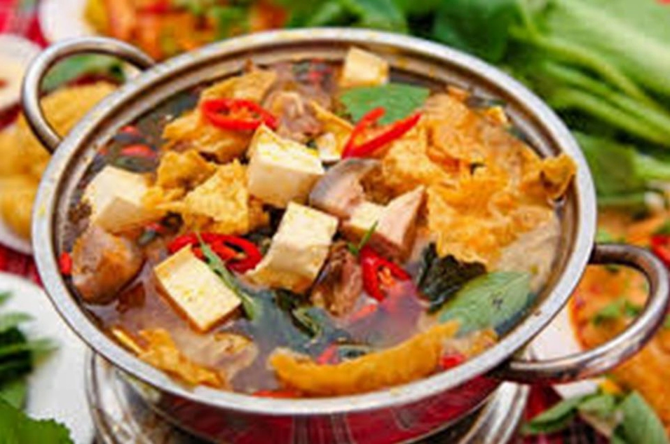 Chuẩn bị đầy đủ nguyên liệu tươi ngon để nấu lẩu dê hấp dẫn