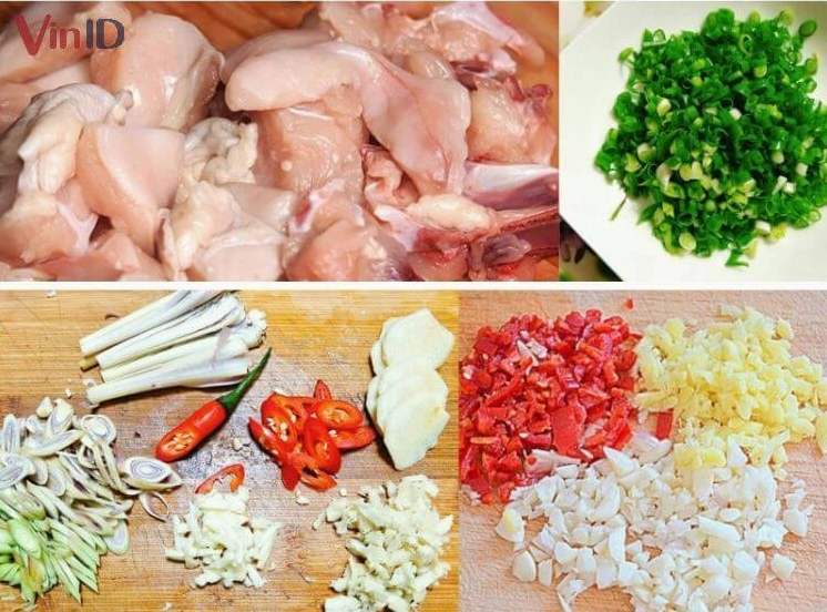 Công đoạn sơ chế thịt gà và các loại rau củ gia vị