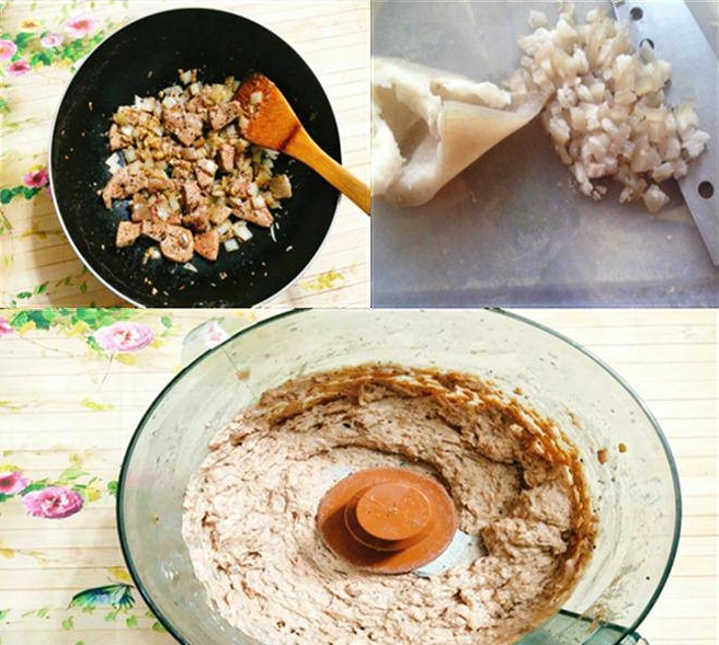 Công đoạn xay hỗn hợp gan thịt làm pate cho mịn