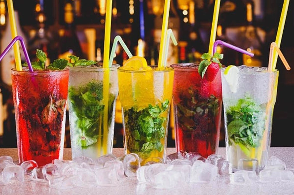 Đa dạng các loại soda trái cây nhiều màu sắc hấp dẫn