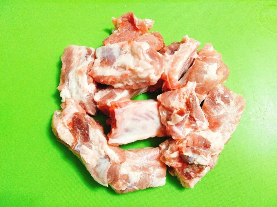Dĩa sườn rang muối sả tỏi vàng ươm vô cùng kích thích thị giác và vị giác