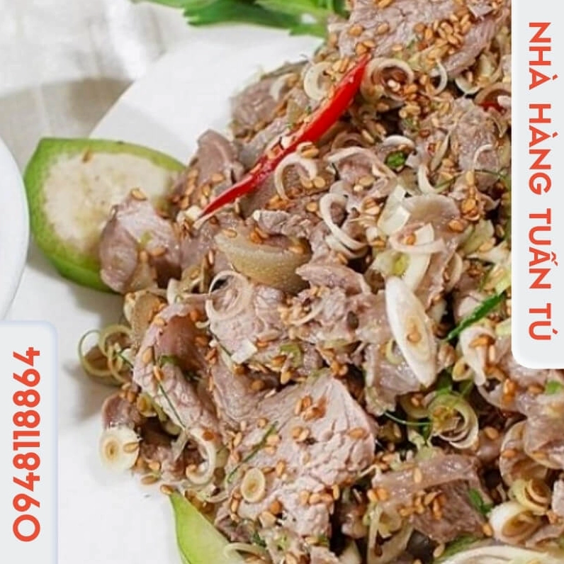 Đĩa thịt dê xào lăn thành phẩm của nhà hàng Tuấn Tú Vân Long Ninh Bình