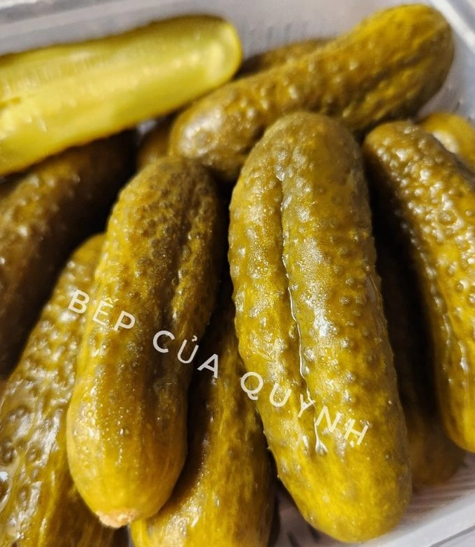 Hình ảnh món dưa chuột muối chua thái lát được bày trí đẹp mắt