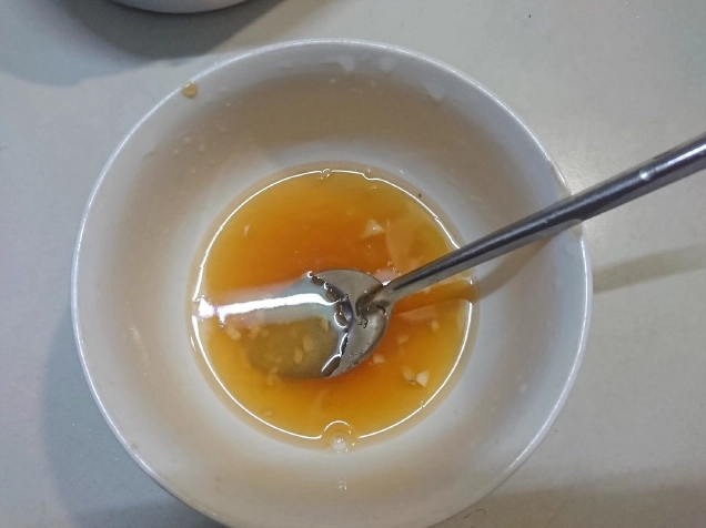Hoàn thành đĩa bít tết gà rưới nước xốt sánh mịn vô cùng ngon miệng