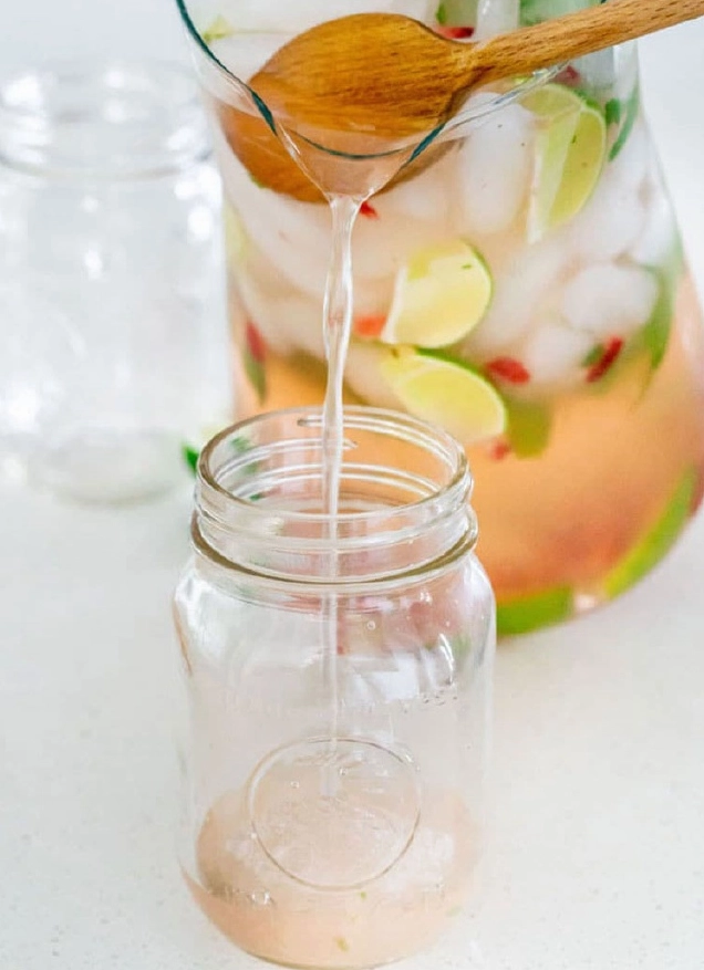 Hoàn thiện ly mojito dâu tây bạc hà đẹp mắt