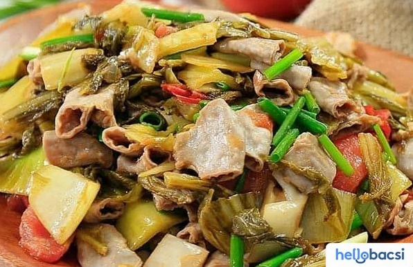 Hướng dẫn cách làm nầm lợn xào dưa chua giòn ngon đậm vị tại nhà