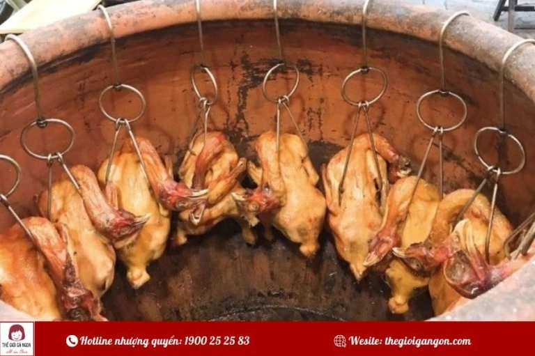 Hướng dẫn chi tiết cách làm gà quay lu thơm ngon da giòn rụm tại nhà